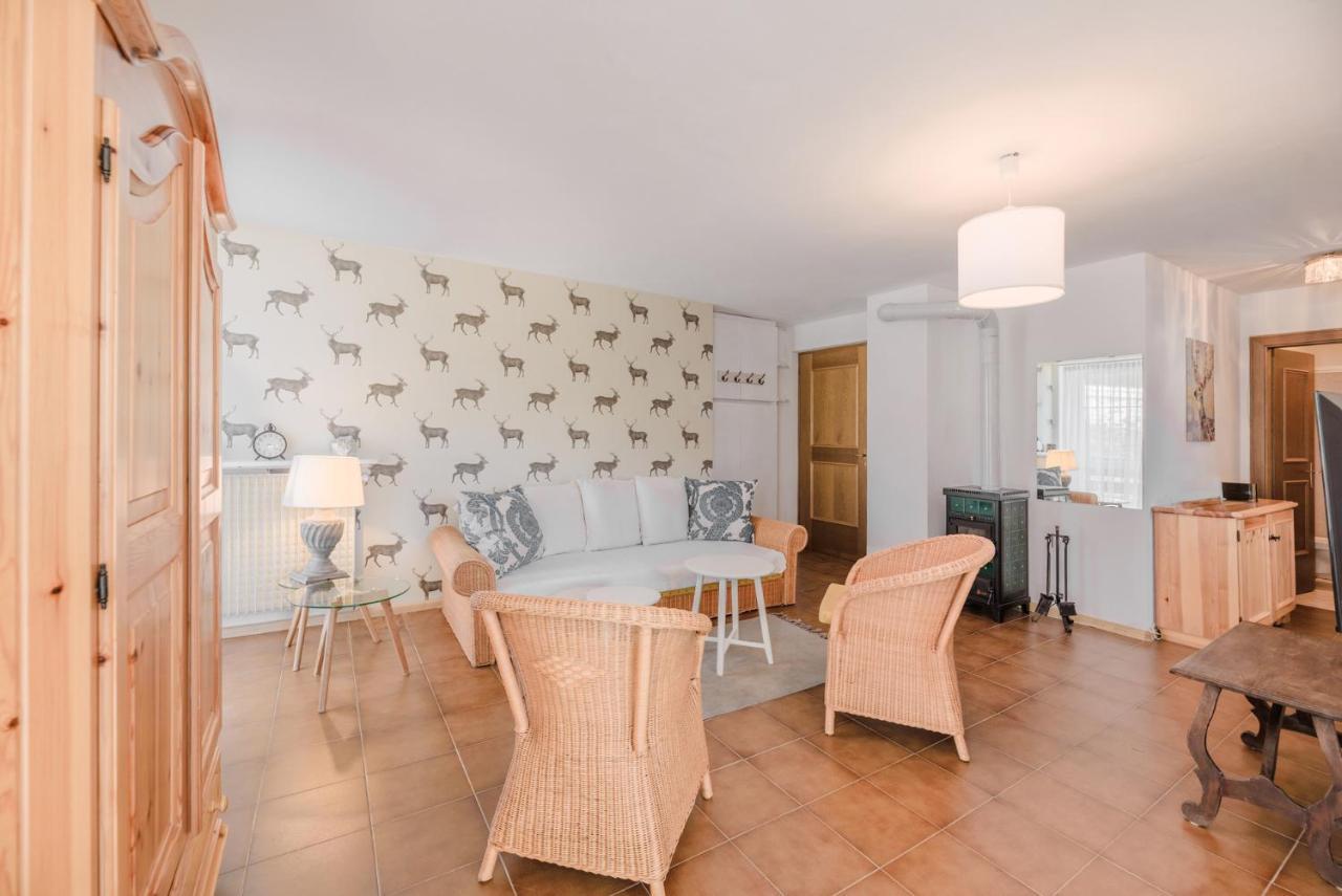 Renoviertes Apartment Mit Terrasse An Der Piste Mit Kostenlosen Wifi Carezza al Lago Exteriör bild