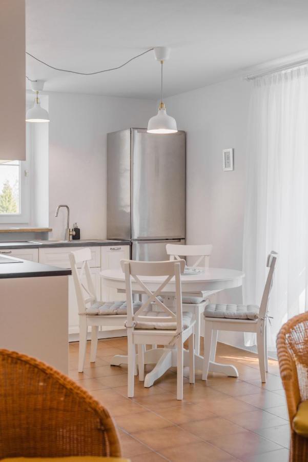 Renoviertes Apartment Mit Terrasse An Der Piste Mit Kostenlosen Wifi Carezza al Lago Exteriör bild